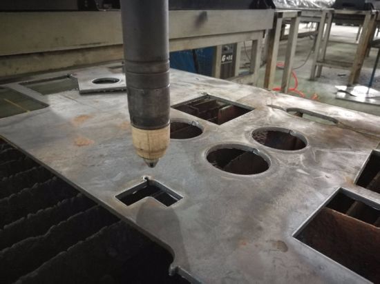 Tagliatrice di lastre in lamiera di acciaio al plasma CNC e fiamma