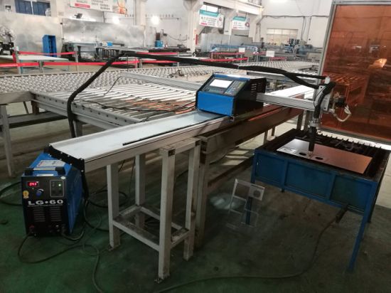 piastra in ferro, acciaio al carbonio, alluminio tagliato 1325 43,63,100,200A THC macchina di taglio al plasma cnc in Cina per la vendita