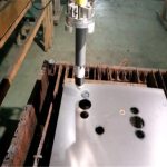 La macchina per incisione al plasma da tavolo per lamiere di ferro taglia materiali metallici come lastre in lamiera di acciaio al carbonio