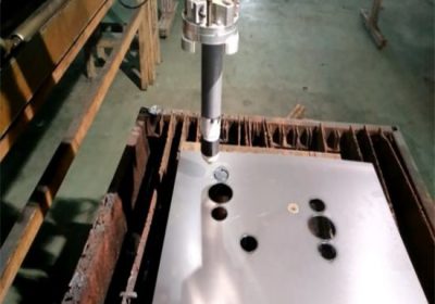 macchina da taglio a getto d'acqua con taglio al plasma a CNC in carbonio