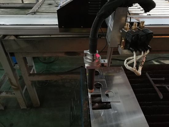 Macchina a taglio al plasma ossitaglio a CNC tipo CNC a portale per taglio lamiera