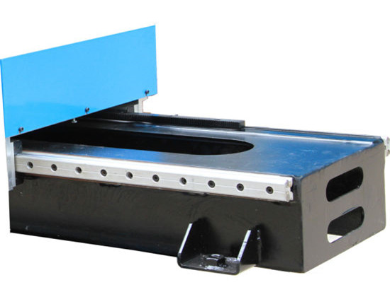 Taglio al plasma CNC in acciaio inox / rame / lamiera